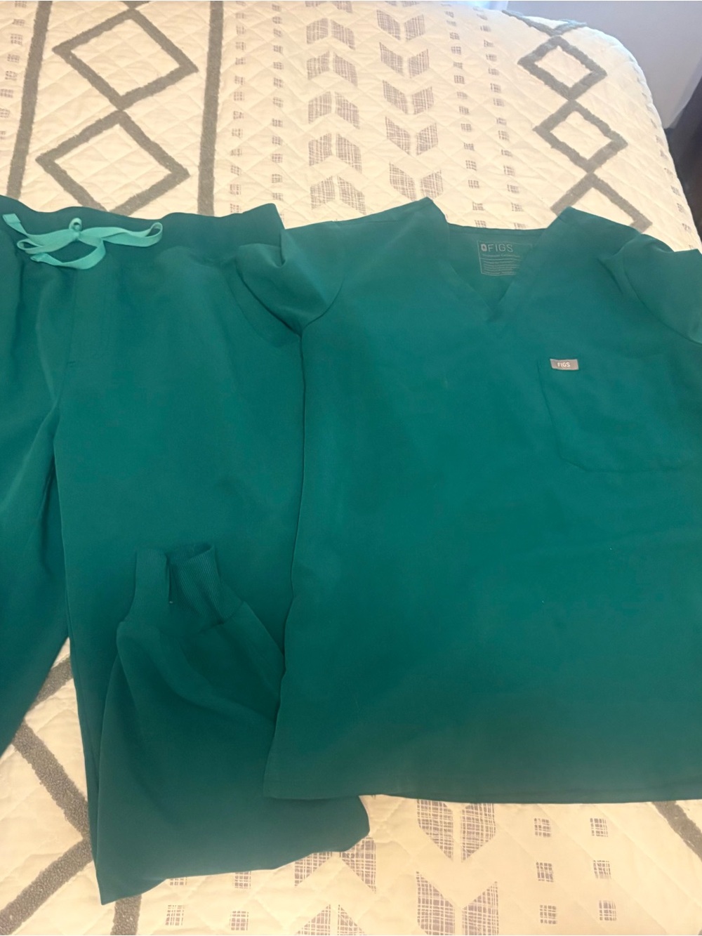 Figs Women's Scrub Set in Teal Green
